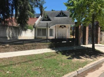 Casa · 182m² · 5 Ambientes · 4 Cocheras · Venta Casa 3 Dorm. Don Torcuato