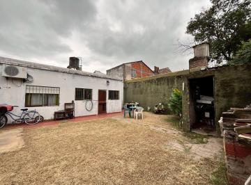 Casa · 88m² · 4 Ambientes · 1 Cochera · Venta Casa 4 Amb con Cochera y Patio - Acep Permuta