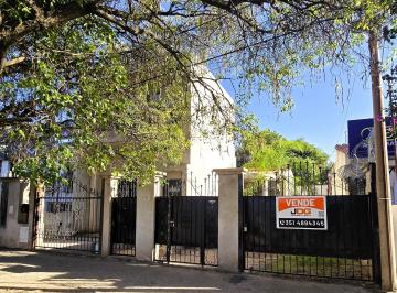 Casa de 4 ambientes, Córdoba · ¡Lo Tiene Todo: Casa, Departamento y Local Comercial!