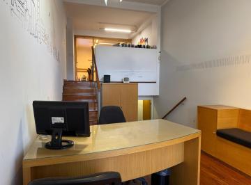 Oficina comercial · 93m² · 5 Ambientes · Oficina en Barrio Lourdes!