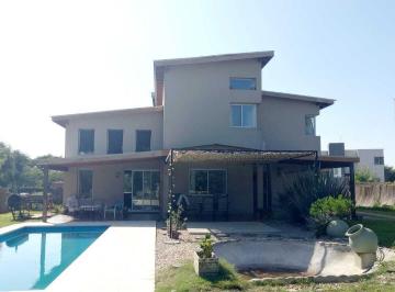 Casa · 260m² · 4 Ambientes · 1 Cochera · Casa en Venta en San Matias, Escobar, G. B. a. Zona Norte