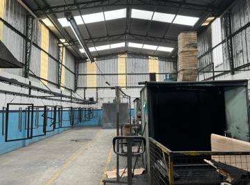 Bodega-Galpón , Tres de Febrero · Importante Galpón 825 m² en Zona Estratégica a 200 m Ruta 8