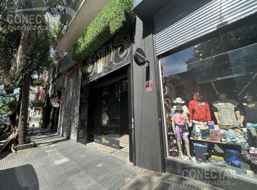 Local comercial · 135m² · Local en Zona Outelts. 5 X 17 Entre Piso 50 m² - Apto Todo Rubro - 135 m² - Apto Todo Rubro