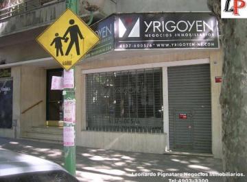 Local comercial · 44m² · Local 5.3 X 7 Cocina 1 Baño Sobre Av con Renta