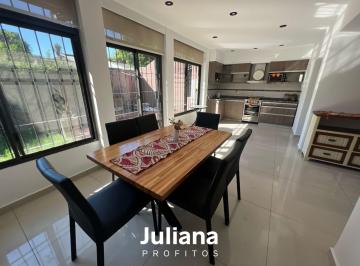 Comedor diario y cocina · Casa Cuatro Ambientes en Venta - Quilmes
