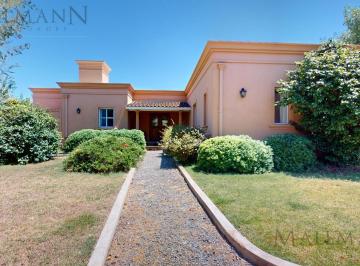 Casa · 230m² · 6 Ambientes · Casa en Venta en La Retama Barrio Cerrado | Mallmann Propiedades