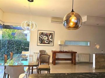 Casa · 210m² · 5 Ambientes · 2 Cocheras · Alquiler Casa Barrio La Zagala 4 Dorm. con Pileta Neuquén