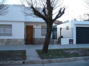 Casa de 3 ambientes, Florencio Varela · Casa en Alquiler - Excelente Zona de Varela - Nuevo Valor!