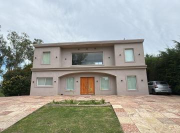 Casa · 180m² · 6 Ambientes · 2 Cocheras · Casa en Lagos San Eliseo San Vicente