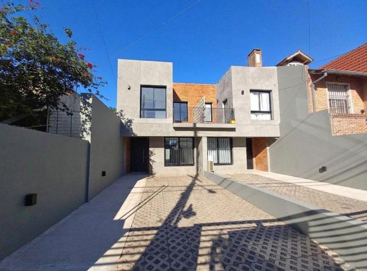 1 · Lamadrid 2155