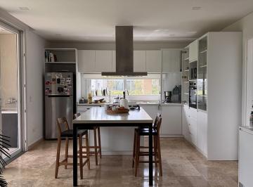 Casa · 200m² · 5 Ambientes · 2 Cocheras · Casa en Venta en Barrio La Calesa, Pilará, Pilar