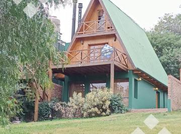 Casa · 125m² · 5 Ambientes · Venta: Cabaña 4 Dorm. E/ Villa Mari Menuco