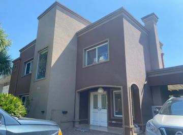 Casa de 4 ambientes, Berazategui · Casa en Venta en Altos de Hudson 2