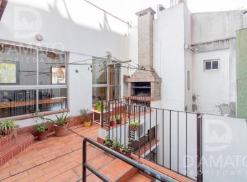 Casa · 197m² · 6 Ambientes · 1 Cochera · Casa en Villa del Parque