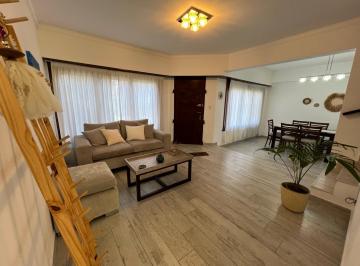 Casa · 198m² · 4 Ambientes · 2 Cocheras · Casa 4 Ambientes en Venta Mar del Plata