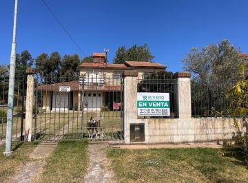 Casa · 207m² · 5 Dormitorios · 1 Cochera · Chalet y 2 Departamento en P. Alta con Garaje