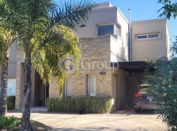 Casa · 290m² · 5 Ambientes · 2 Cocheras · Casa en Alquiler en La Montura, Pilar, G. B. a. Zona Norte