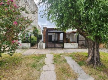 Casa · 150m² · 3 Ambientes · 2 Cocheras · Casa en Venta San Nicolas 5200 Villa Dominico