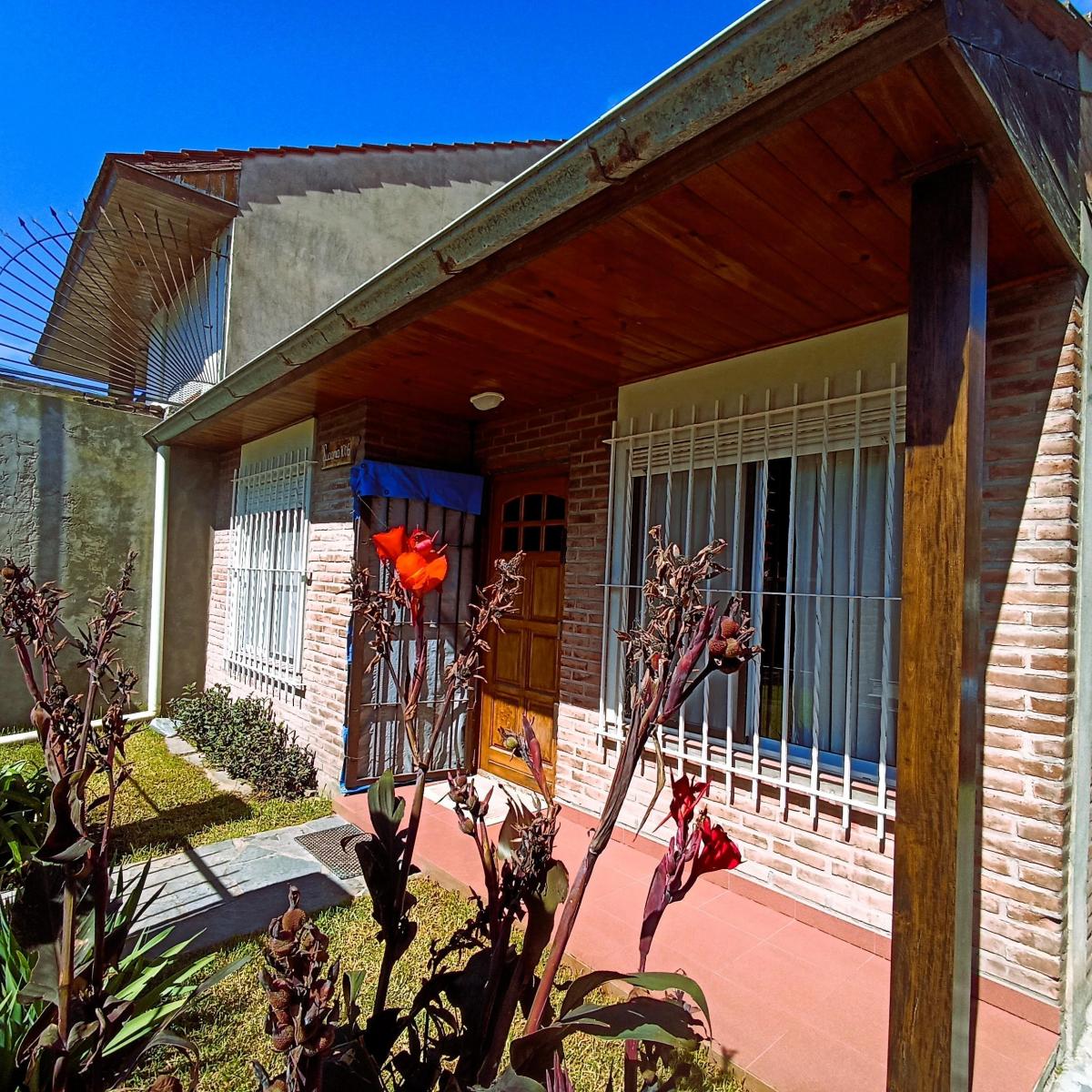 En venta impecable chalet 3 amb con parque, A 4 cuadras de la costa – oportunidad en faro norte!!