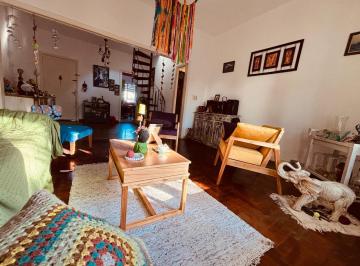 PH · 124m² · 5 Ambientes · Venta de PH 5 Ambientes en Villa Devoto, Primer Piso por Escalera. Imperdible!