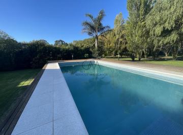 Casa · 320m² · 5 Ambientes · 2 Cocheras · Casa en Alquiler Rumenco