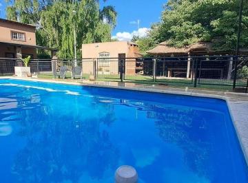Quinta vacacional · 92m² · 2 Dormitorios · Casa Quinta 3 Ambientes Pileta Quincho Parque