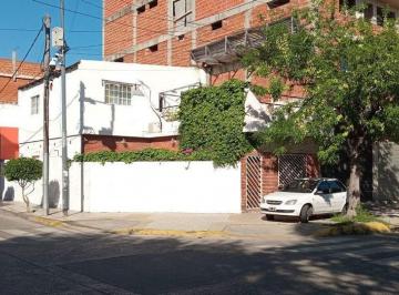 Casa · 195m² · 6 Ambientes · 1 Cochera · Venta Casa Multifamiliar en Terreno Propio
