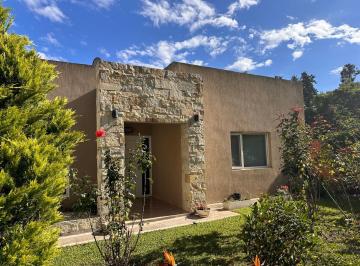Casa · 220m² · 4 Ambientes · 2 Cocheras · Venta Casa Quinta 4 Ambientes Amplios en Zarate