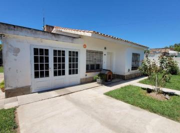 Casa · 84m² · 3 Ambientes · 1 Cochera · Venta Oliveros Casa 2 Dorm - Amplios Terrenos