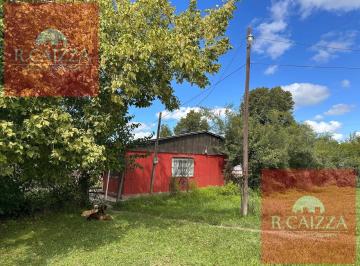 Casa · 70m² · 4 Ambientes · 2 Cocheras · Terreno en Domselaar
