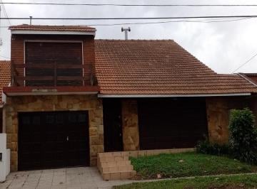 Casa · 170m² · 5 Ambientes · 1 Cochera · Casa en Venta - 4 Dorm. 2 Baños - Cochera - 350 m² - Villa Primera, Mar del Plata