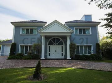 Casa · 300m² · 7 Ambientes · 4 Cocheras · Casa en Venta en Grand Bell I