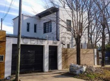 Casa · 100m² · 5 Ambientes · 2 Cocheras · Casa en Venta en Tortuguitas