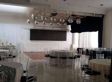 Edificio · 605m² · Edificio Comercial en Estrategica Ubicacion de Lomas de Zamora / Temperley