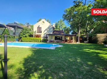 Casa · 220m² · 4 Ambientes · 2 Cocheras · Casa en Venta Barrio El Portillo, Bajada Patricias Argentinas