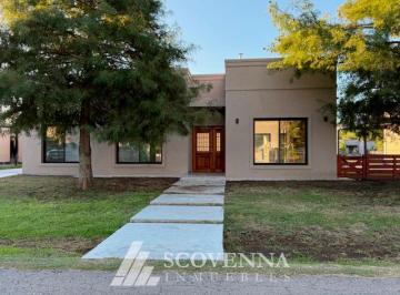 Casa de 4 ambientes, Campana · Hermosa Casa en Venta a Estrenar en Bºcardales Village!