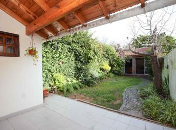 Casa · 136m² · 5 Ambientes · 1 Cochera · Venta | Amplio Duplex de 3 Dorm. Playroom. Jardín Propio.