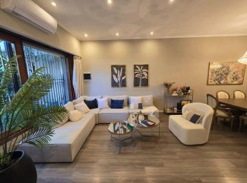 JAK-JAK-4496_2 · (Propiedad Reservada) Venta de Casa 6 Ambientes Remodelada a Nuevo