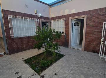 Casa de 3 ambientes, Ciudad de Santa Fe · Casa Luminosa, Amplia y Ventilada ¡Te Espera! No PH.