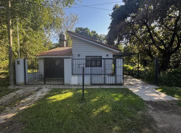 Casa · 90m² · 5 Ambientes · 1 Cochera · Propiedad 2 Dorm. en Excelente Zona de Funes