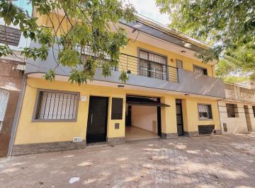 Casa · 162m² · 5 Ambientes · 1 Cochera · Gaboto 385