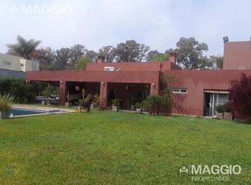 Casa · 200m² · 5 Ambientes · 2 Cocheras · Casa Venta Moreno Barrio Cerrado Santa Ana