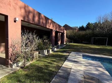 Casa · 200m² · 5 Ambientes · 2 Cocheras · Casa Venta Moreno Barrio Cerrado Santa Ana