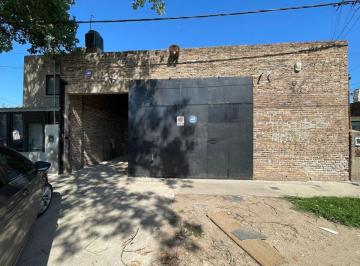 Bodega-Galpón · 200m² · Galpón de 200 m² en Alquiler en Zona Oeste