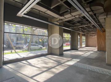Local comercial · 148m² · 1 Ambiente · 8 Cocheras · Oportunidad! Excelente Local en Esquina en Complejo Comercial