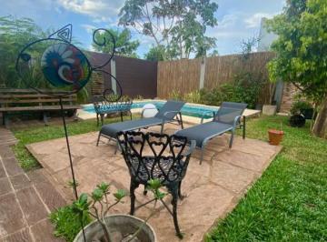 Casa de 5 ambientes, Garupá · ! Casa Multifamiliar con Pileta!