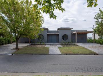 Casa · 374m² · 4 Dormitorios · 2 Cocheras · Alquiler Sobre Golf Pilara, El Tono - Mallmann Propie