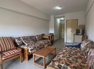 Departamento · 24m² · 1 Ambiente · 1 Cochera · Monoambiente con Balcon Al Frente Piso Alto.