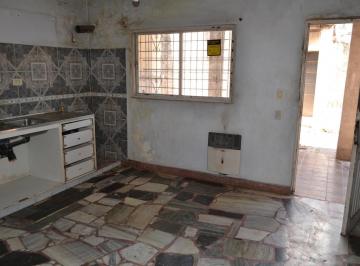 Casa · 65m² · 3 Ambientes · 2 Cocheras · Casa - San Justo - Isidro Casanova - 3ambientes - Cochera - Patio - Oportunidad - Permuta - Financiación, Lote Propio