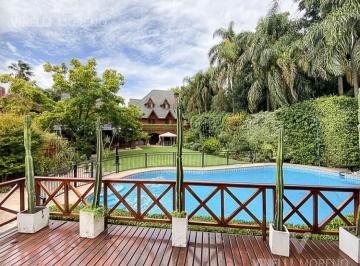 Casa · 1134m² · 12 Ambientes · 76 Cocheras · Casa Lote Unico en Barrio Ingles Impecable Estado